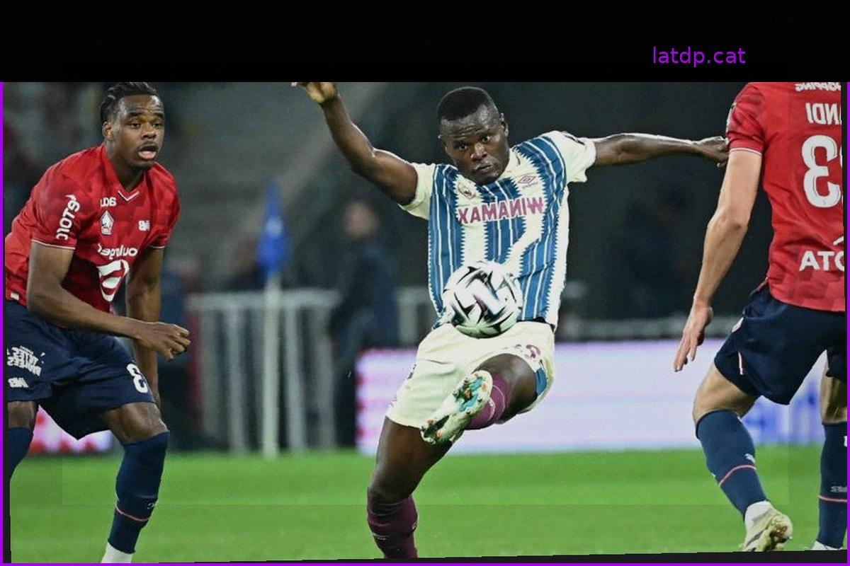 Falta de visa impide a Fodé Doucouré, Ally Samatta y Josh Maja jugar contra Ipswich