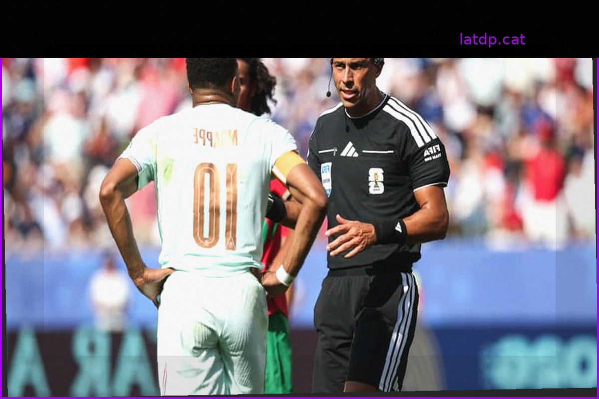 Mbappé explica el inusual incidente del penalti contra Marruecos: "Es parte del nuevo fútbol"